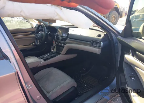 2018 Honda Accord Lx z USA, uszkodzony, nr VIN 1HGCV1F10JA194837